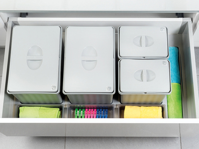 Variedad de contenedores para reciclar 